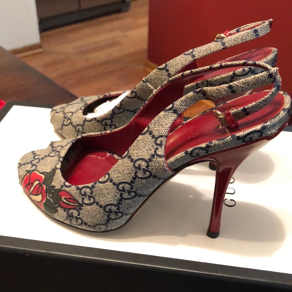 Gucci heels with a red bottoms - Authentic
